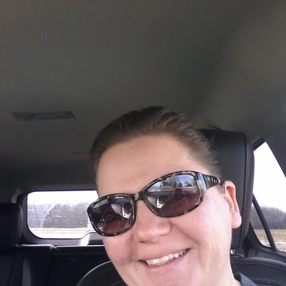 Meet your Posher, Dena